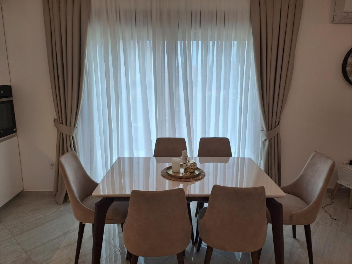 Lux Apartment Jovanovic Tivat Exterior foto